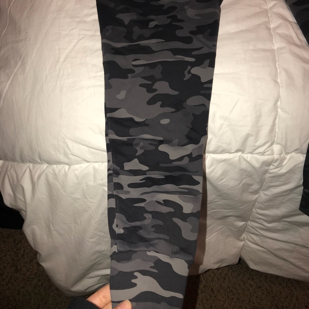 Alphalete Camo joggers